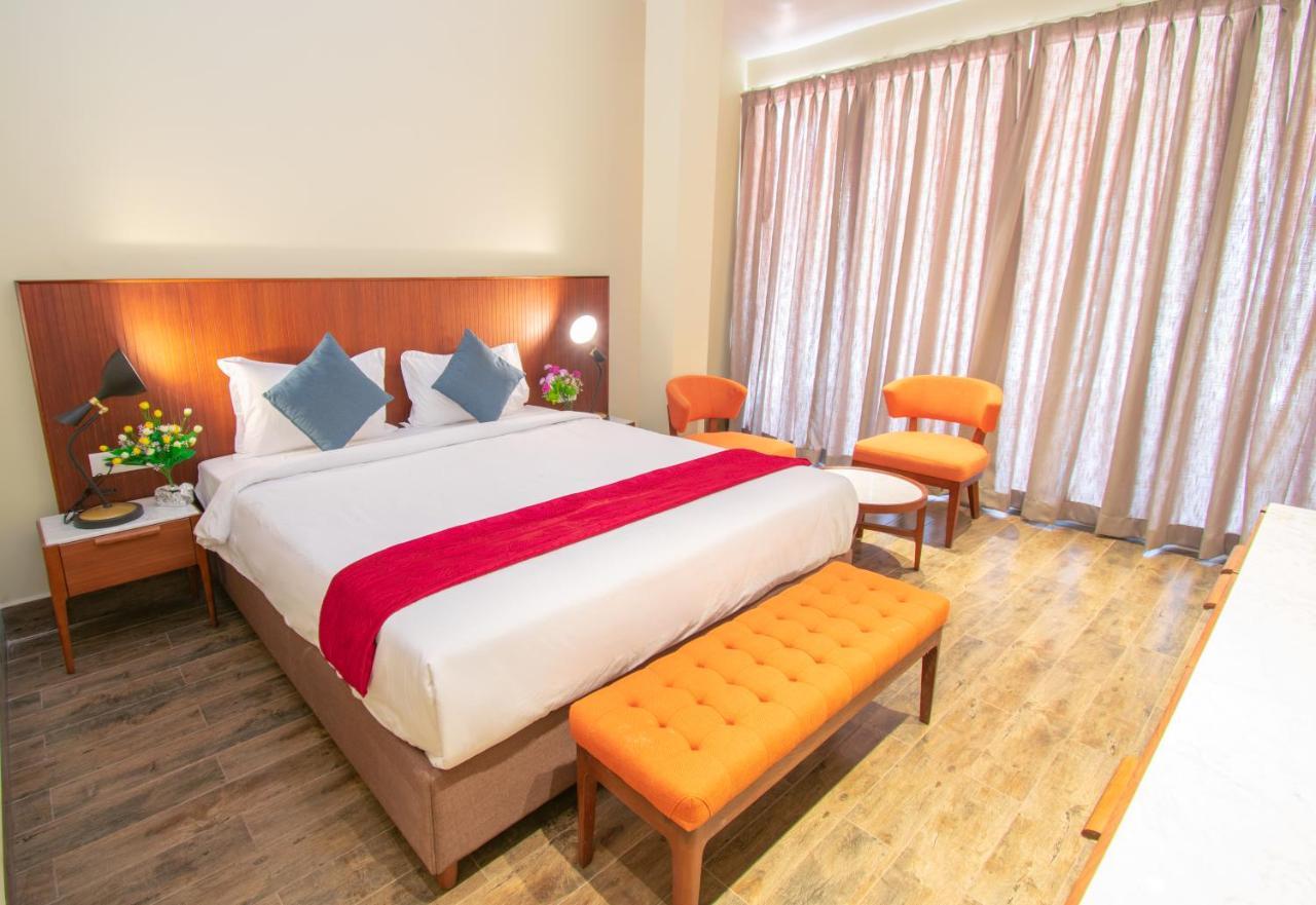 Octave Rococco Morjim Hotell Pernem Exteriör bild