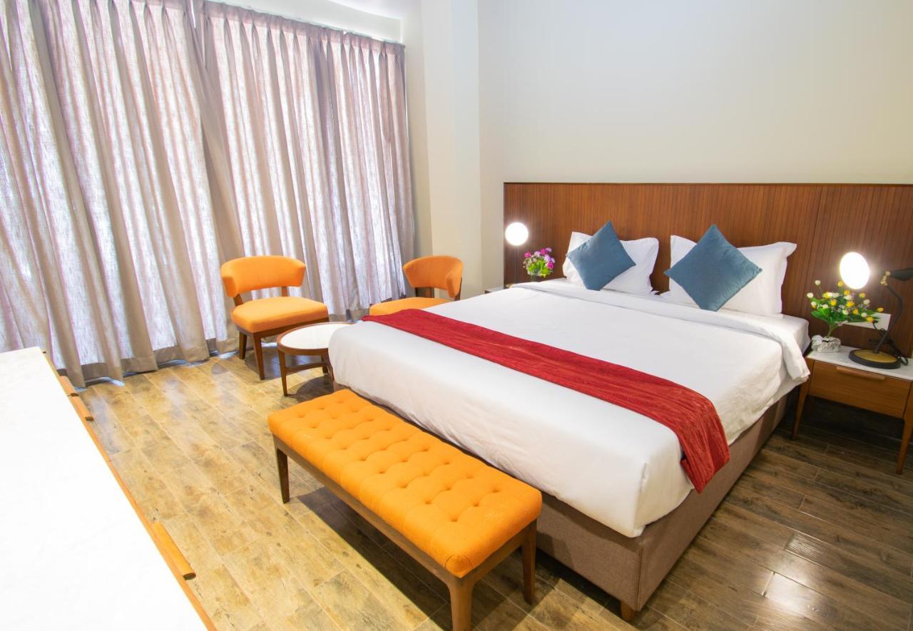 Octave Rococco Morjim Hotell Pernem Exteriör bild