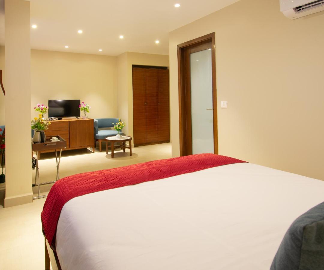 Octave Rococco Morjim Hotell Pernem Exteriör bild