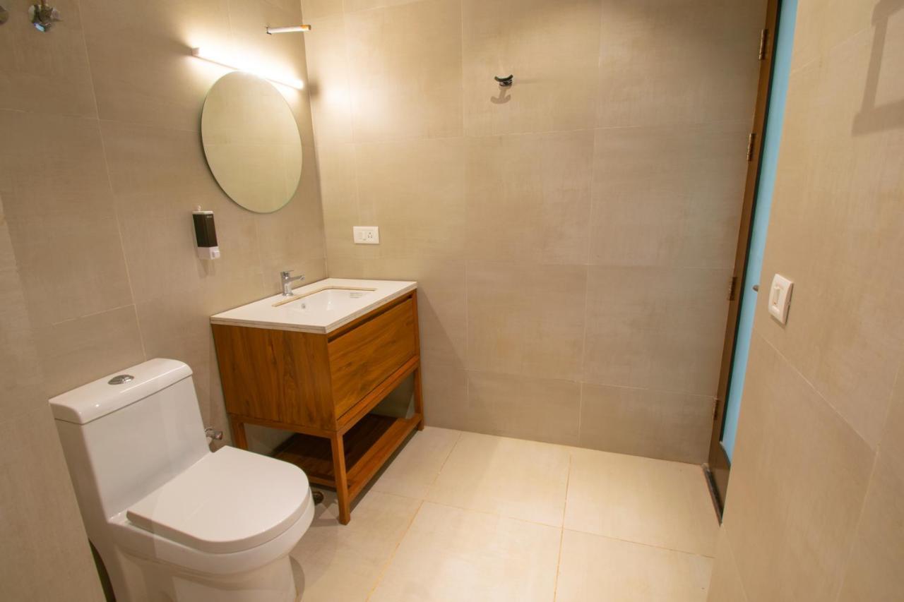 Octave Rococco Morjim Hotell Pernem Exteriör bild