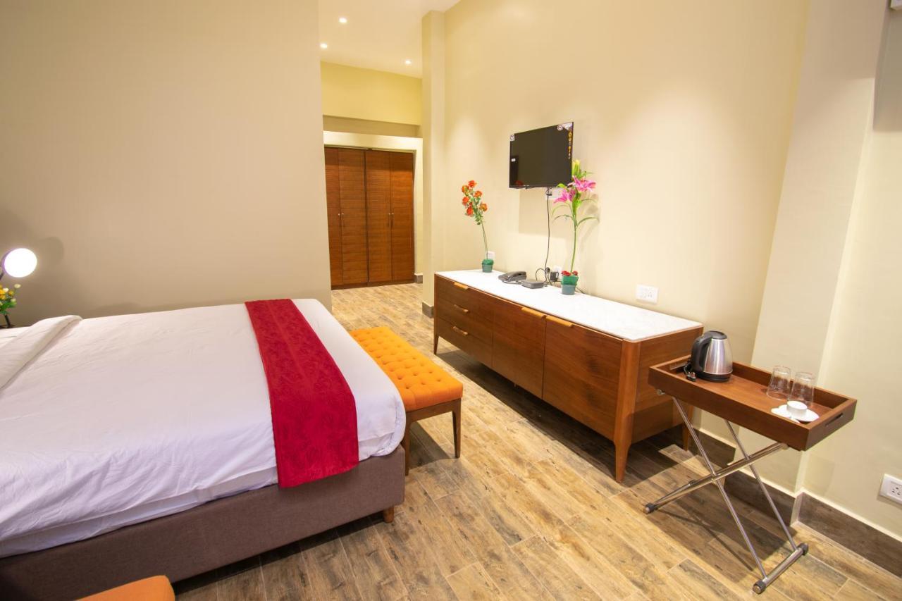 Octave Rococco Morjim Hotell Pernem Exteriör bild